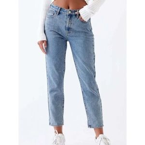 Pacsun Mom Jeans Size 23 Medium Light Wash Short